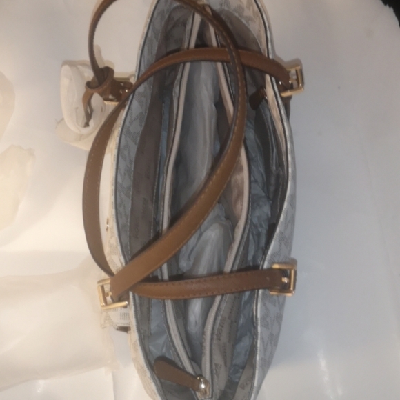 100% designer Authentic Micheal kors jet tote - Picture 14 of 16